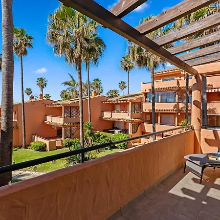 Front Line Townhouse Vakantiehuis *