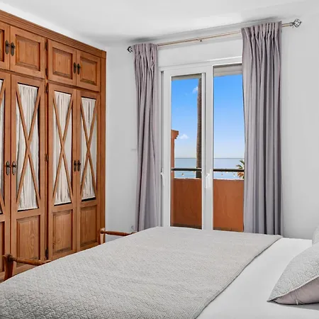 Front Line Townhouse Vakantiehuis