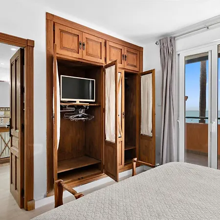 Front Line Townhouse Vakantiehuis Estepona