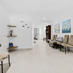 Front Line Townhouse Holiday home *