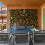Front Line Townhouse Holiday home *