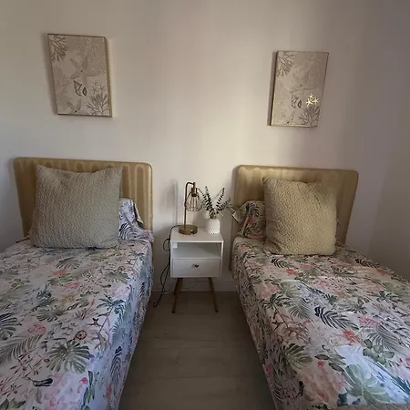 Front Line Townhouse Casa vacanze *