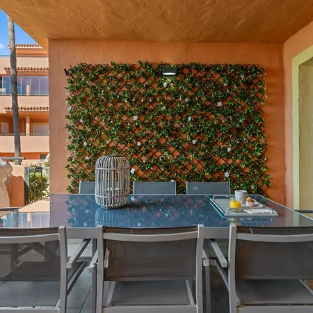 Front Line Townhouse Tatil Evi *