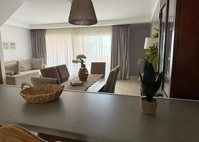 Front Line Townhouse Holiday home