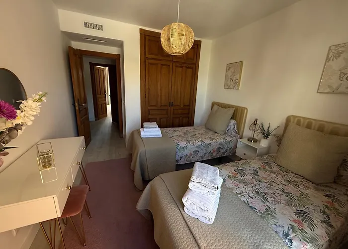 Front Line Townhouse Holiday home