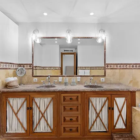 Dom wakacyjny Front Line Townhouse Estepona