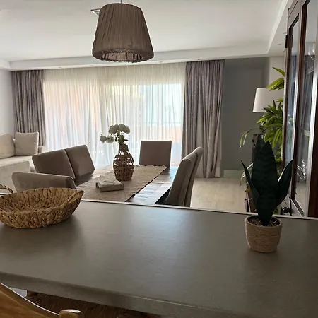 Front Line Townhouse Hébergement de vacances