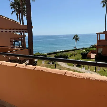 Hébergement de vacances Front Line Townhouse *