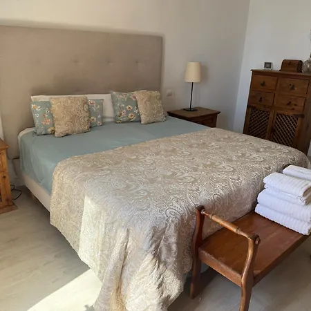 Hébergement de vacances Front Line Townhouse *