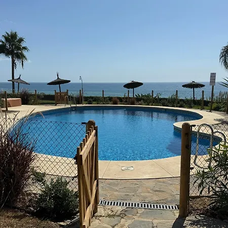 Front Line Townhouse Hébergement de vacances Estepona