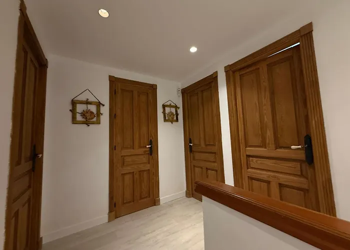 Front Line Townhouse * エステポナ